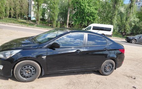 Hyundai Solaris II рестайлинг, 2014 год, 800 000 рублей, 7 фотография