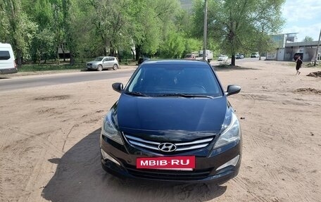 Hyundai Solaris II рестайлинг, 2014 год, 800 000 рублей, 2 фотография