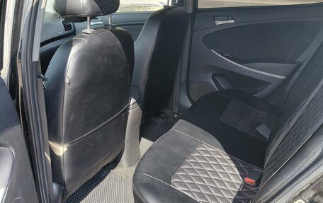 Hyundai Solaris II рестайлинг, 2014 год, 800 000 рублей, 13 фотография
