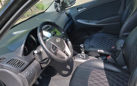 Hyundai Solaris II рестайлинг, 2014 год, 800 000 рублей, 14 фотография