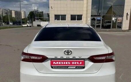Toyota Camry, 2019 год, 3 080 000 рублей, 6 фотография