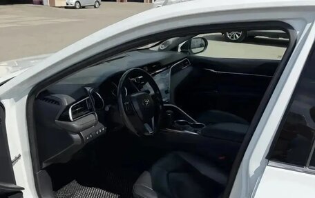 Toyota Camry, 2019 год, 3 080 000 рублей, 10 фотография