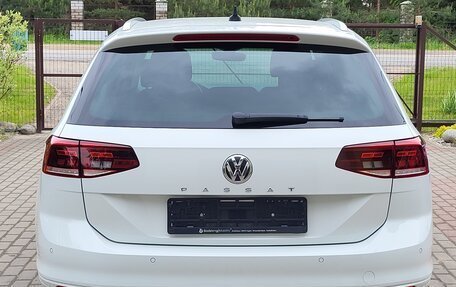 Volkswagen Passat B8 рестайлинг, 2019 год, 1 870 000 рублей, 6 фотография