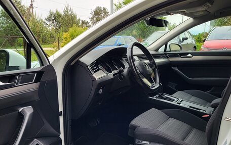 Volkswagen Passat B8 рестайлинг, 2019 год, 1 870 000 рублей, 14 фотография