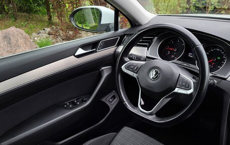 Volkswagen Passat B8 рестайлинг, 2019 год, 1 870 000 рублей, 24 фотография