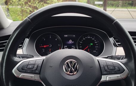 Volkswagen Passat B8 рестайлинг, 2019 год, 1 870 000 рублей, 27 фотография