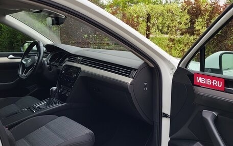 Volkswagen Passat B8 рестайлинг, 2019 год, 1 870 000 рублей, 20 фотография
