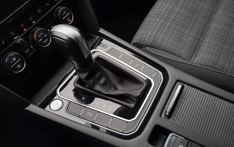 Volkswagen Passat B8 рестайлинг, 2019 год, 1 870 000 рублей, 29 фотография