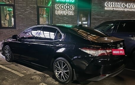 Toyota Camry, 2021 год, 3 100 000 рублей, 5 фотография