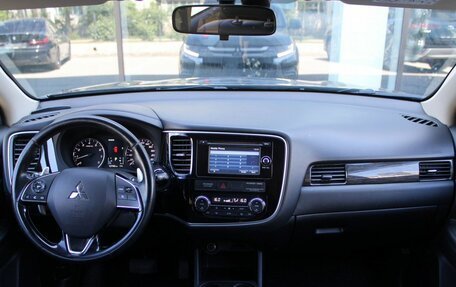 Mitsubishi Outlander III рестайлинг 3, 2015 год, 1 995 000 рублей, 11 фотография