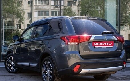 Mitsubishi Outlander III рестайлинг 3, 2015 год, 1 995 000 рублей, 7 фотография