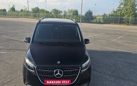 Mercedes-Benz V-Класс, 2024 год, 12 500 000 рублей, 3 фотография