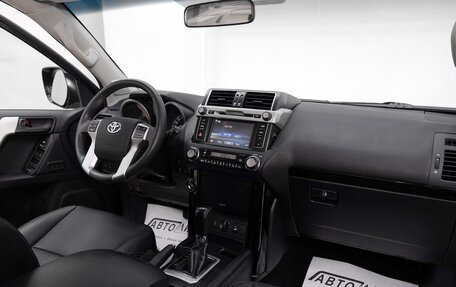 Toyota Land Cruiser Prado 150 рестайлинг 2, 2015 год, 3 155 000 рублей, 5 фотография