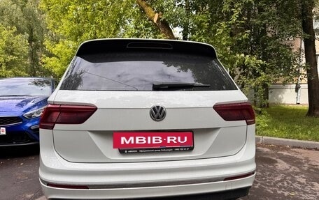 Volkswagen Tiguan II, 2018 год, 3 100 000 рублей, 2 фотография