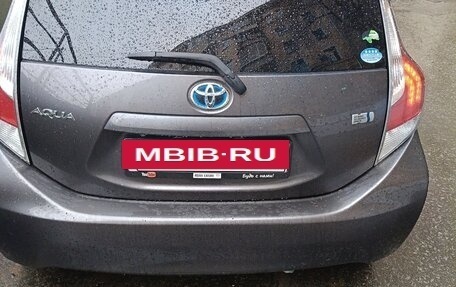 Toyota Aqua I, 2015 год, 950 000 рублей, 2 фотография