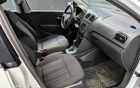 Volkswagen Polo VI (EU Market), 2017 год, 1 100 000 рублей, 17 фотография