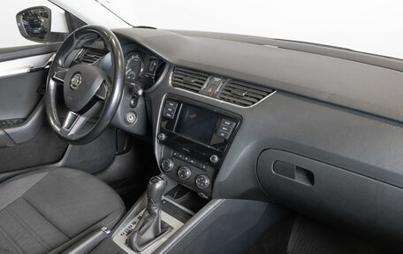Skoda Octavia, 2019 год, 1 890 000 рублей, 7 фотография
