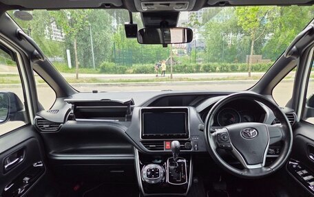 Toyota Voxy III, 2019 год, 2 800 000 рублей, 14 фотография