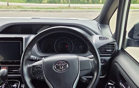 Toyota Voxy III, 2019 год, 2 800 000 рублей, 12 фотография