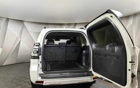 Toyota Land Cruiser Prado 150 рестайлинг 2, 2023 год, 6 999 000 рублей, 12 фотография
