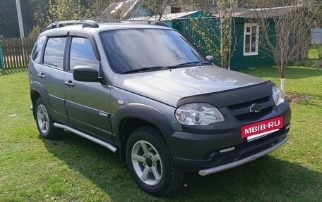 Chevrolet Niva I рестайлинг, 2013 год, 620 000 рублей, 3 фотография