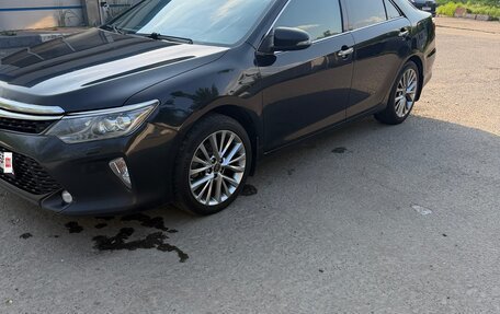 Toyota Camry, 2017 год, 2 100 000 рублей, 3 фотография