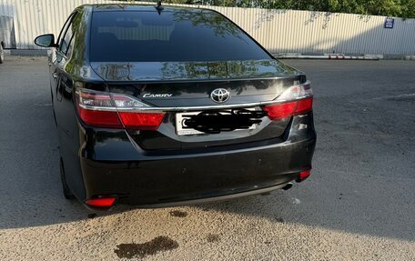 Toyota Camry, 2017 год, 2 100 000 рублей, 4 фотография