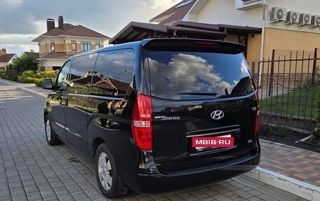 Hyundai Grand Starex Grand Starex I рестайлинг 2, 2014 год, 2 350 000 рублей, 5 фотография
