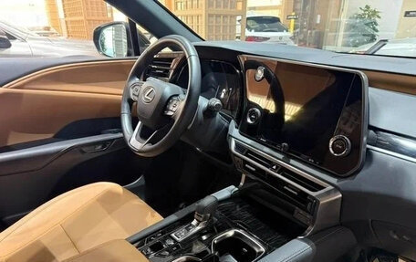 Lexus RX IV рестайлинг, 2025 год, 5 580 000 рублей, 6 фотография