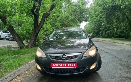 Opel Astra J, 2011 год, 615 000 рублей, 3 фотография