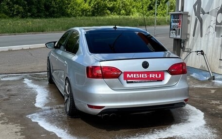 Volkswagen Jetta VI, 2013 год, 1 350 000 рублей, 2 фотография