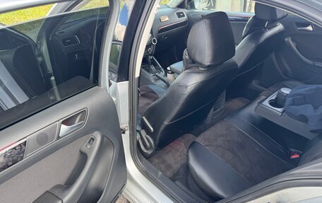 Volkswagen Jetta VI, 2013 год, 1 350 000 рублей, 10 фотография