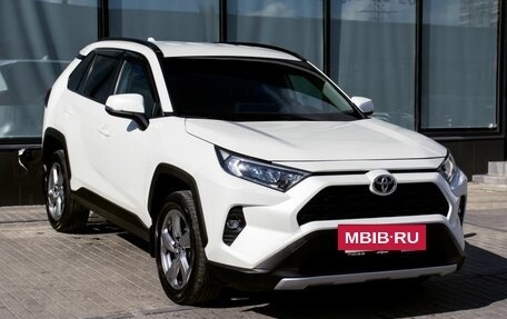 Toyota RAV4, 2020 год, 2 999 000 рублей, 9 фотография