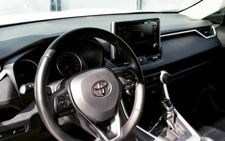 Toyota RAV4, 2020 год, 2 999 000 рублей, 16 фотография
