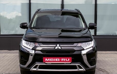 Mitsubishi Outlander III рестайлинг 3, 2021 год, 2 779 000 рублей, 8 фотография
