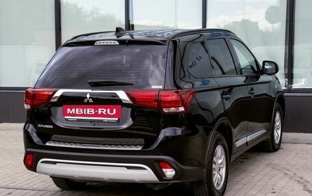 Mitsubishi Outlander III рестайлинг 3, 2021 год, 2 779 000 рублей, 5 фотография