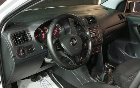 Volkswagen Polo VI (EU Market), 2016 год, 890 000 рублей, 7 фотография