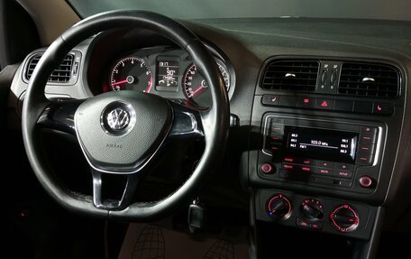 Volkswagen Polo VI (EU Market), 2016 год, 890 000 рублей, 10 фотография