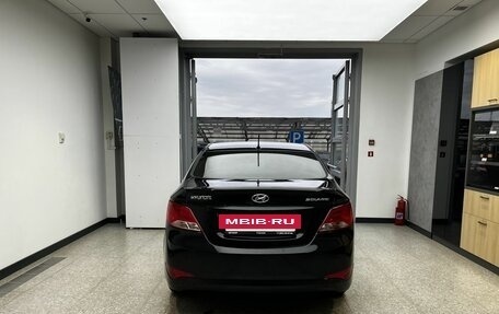 Hyundai Solaris II рестайлинг, 2015 год, 1 000 000 рублей, 5 фотография