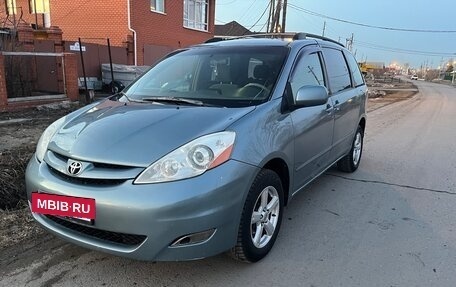 Toyota Sienna II рестайлинг, 2006 год, 1 200 000 рублей, 2 фотография