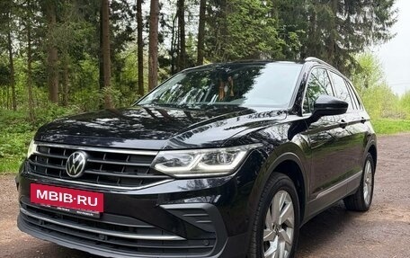 Volkswagen Tiguan II, 2021 год, 3 950 000 рублей, 6 фотография
