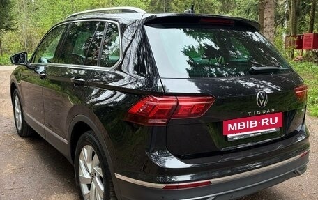 Volkswagen Tiguan II, 2021 год, 3 950 000 рублей, 4 фотография