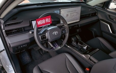 Toyota RAV4, 2025 год, 4 295 000 рублей, 13 фотография