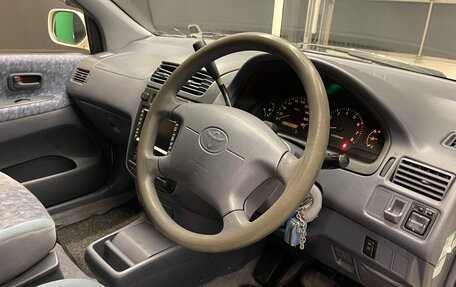 Toyota Ipsum II, 1999 год, 550 000 рублей, 9 фотография