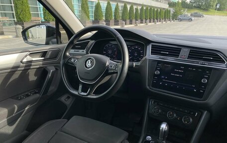 Volkswagen Tiguan II, 2018 год, 2 920 000 рублей, 8 фотография