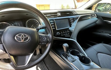 Toyota Camry, 2017 год, 2 500 000 рублей, 3 фотография
