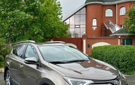 Toyota RAV4, 2017 год, 2 270 000 рублей, 8 фотография