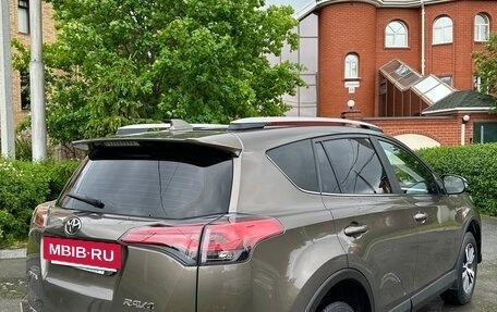 Toyota RAV4, 2017 год, 2 270 000 рублей, 4 фотография
