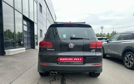 Volkswagen Tiguan I, 2015 год, 1 029 000 рублей, 5 фотография