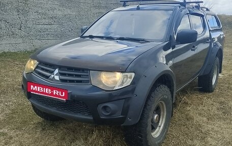 Mitsubishi L200 IV рестайлинг, 2011 год, 1 200 000 рублей, 7 фотография